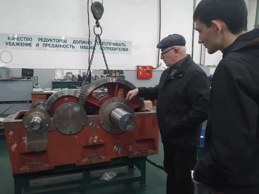 Школьники Шовгеновского района посетили Майкопский редукторный завод