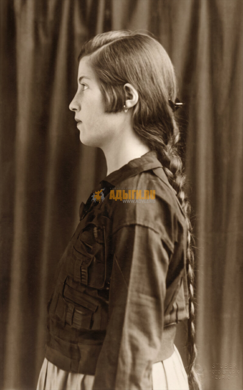 Этнографический снимок 1920-х годов. Профиль черкешенки (племя натухайцев).